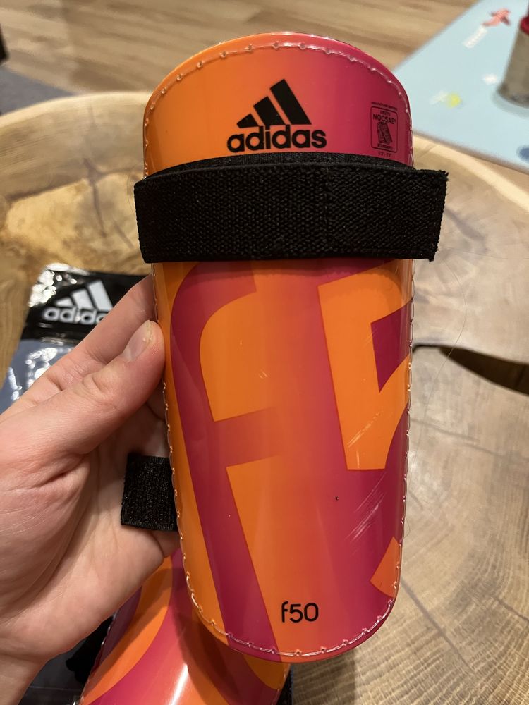 Ochraniacze piłkarskie adidas f50