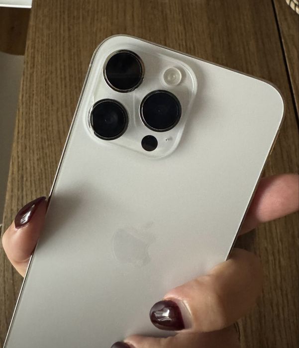 iPhone 14 Pro Max 128 GB – Branco Prateado / Cromado