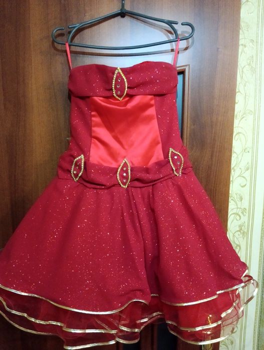 Сукня на дівчинку 9-12років