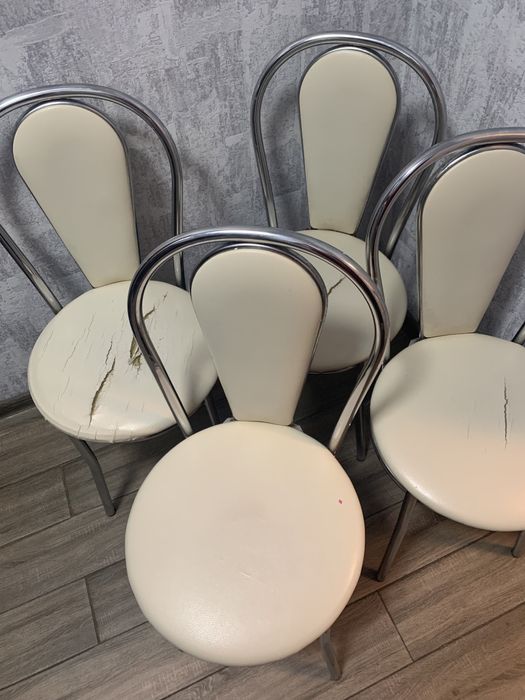 Кухонні стільці 4 шт