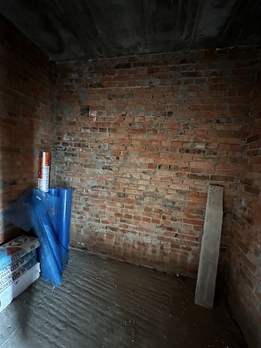 Продам котедж двоян за 3ю поліклінікою на Макарова