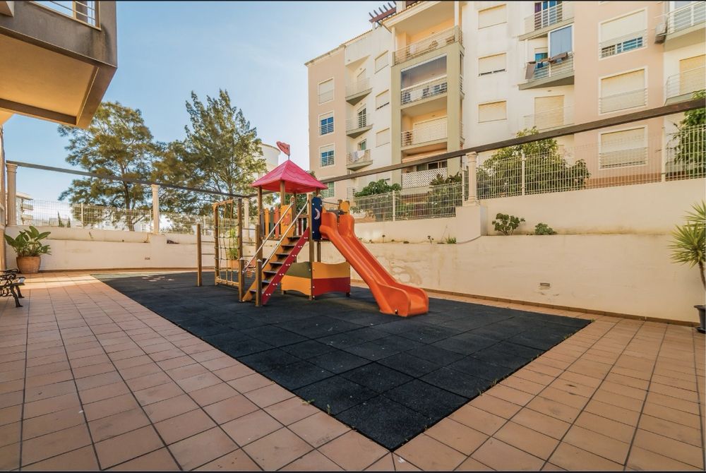 Apartamento T2 para ferias condominio fechado com garagem