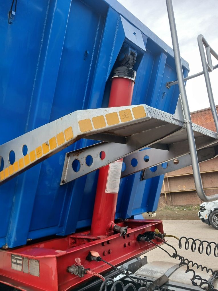 Продам напівпричіп в хорошому стані