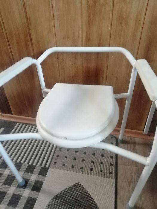 Стілець - туалет