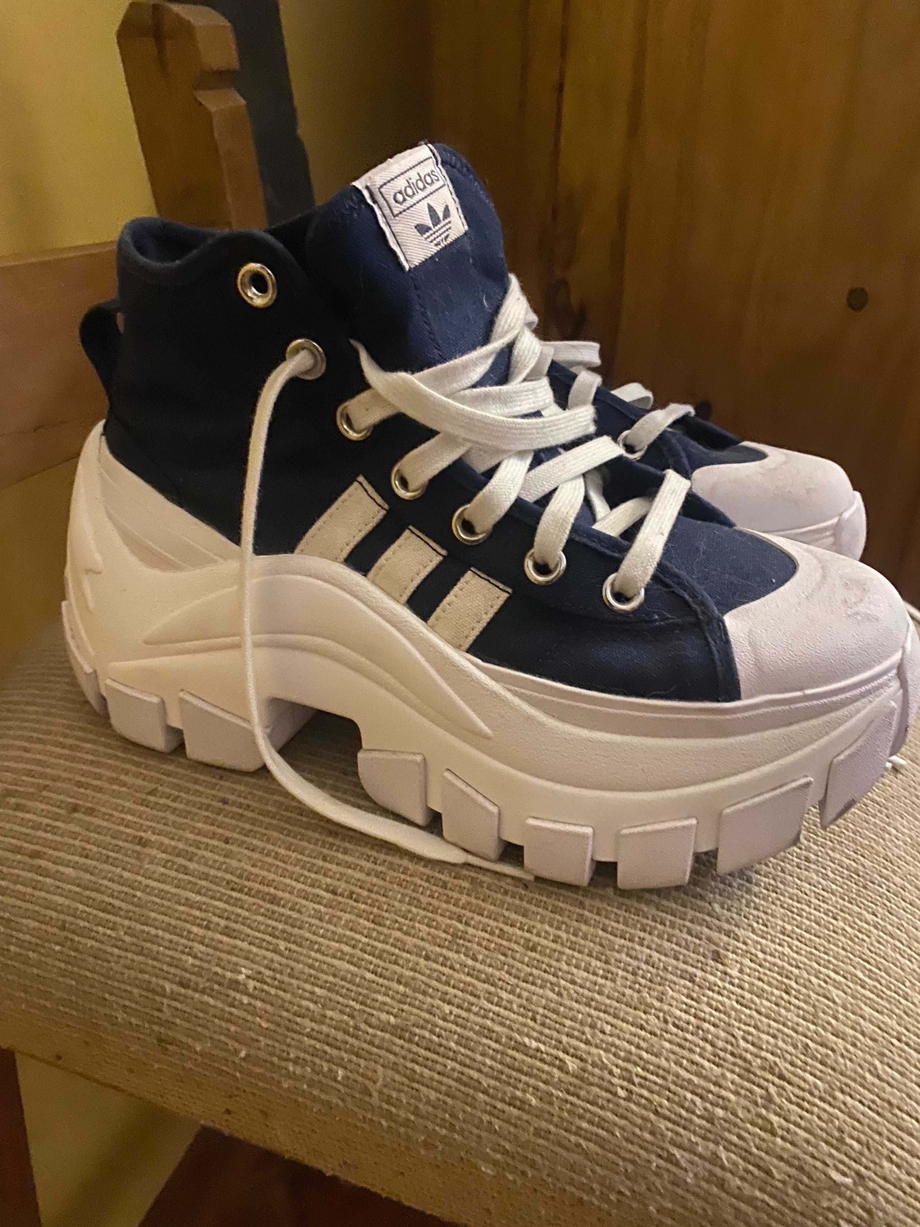 Ténis - ADIDAS nr.38, estado NOVO
