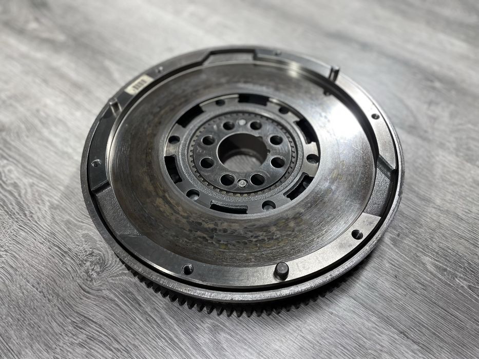 Двохмасовий Маховик Bmw M57 Механіка 2.5/3.0d щеплення Е46 Е39