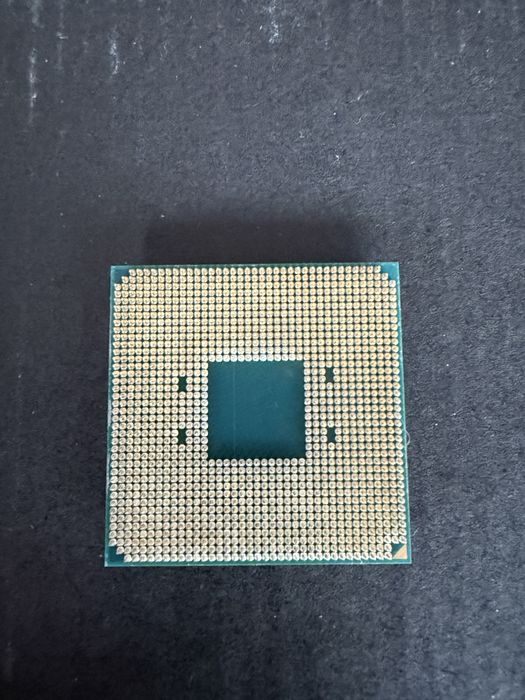 Procesor AMD Ryzen 3700X