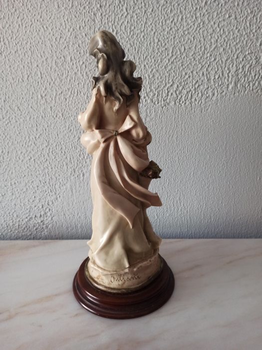 Estatuetas decorativas em Marfinite