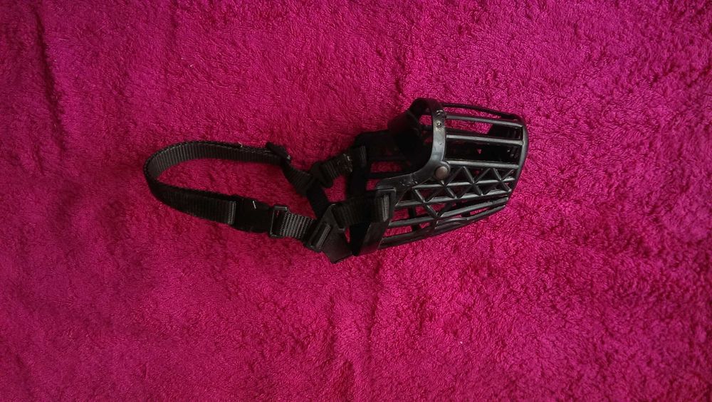 Регулируемый намордник для собак