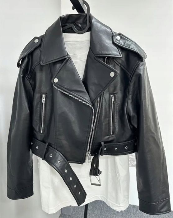 Ramoneska z paskiem s pęknięta szluffka