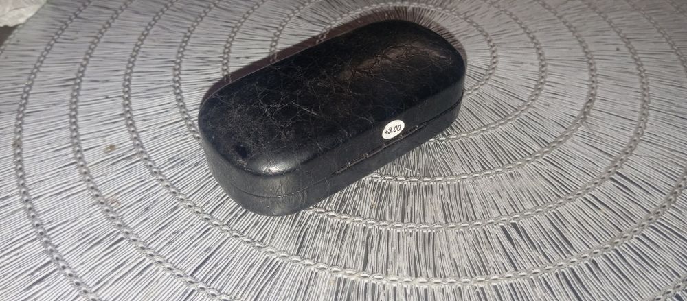 Kieszonkowe okulary do czytania +3.00