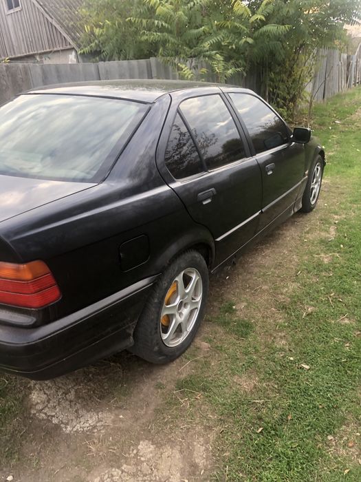 Продам БМВ є 36 в хорошому стані