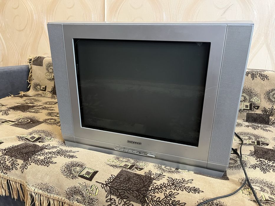 Телевізор ламповий у робочому стані