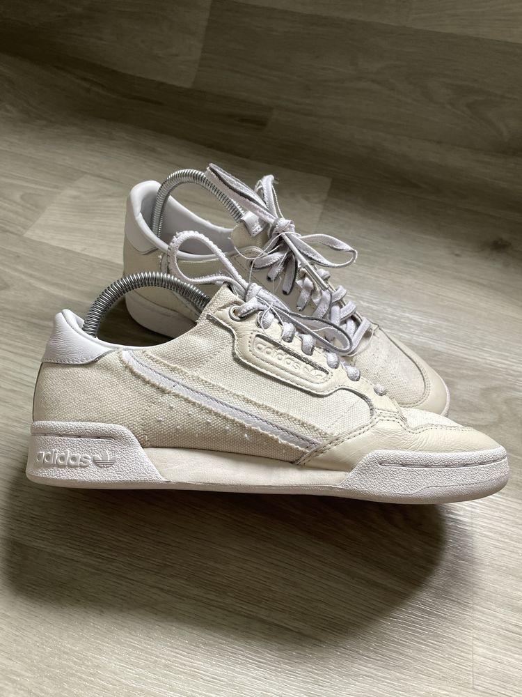 Необычные кроссовки Adidas Continental 80