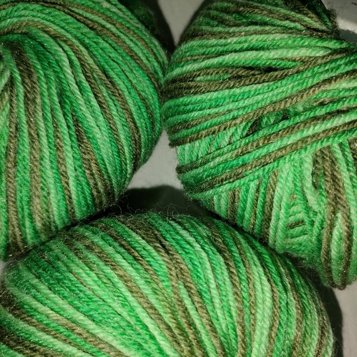 Włóczka przędza wełna owcza merino 95 % pakiet 300 g =  0,3 kg