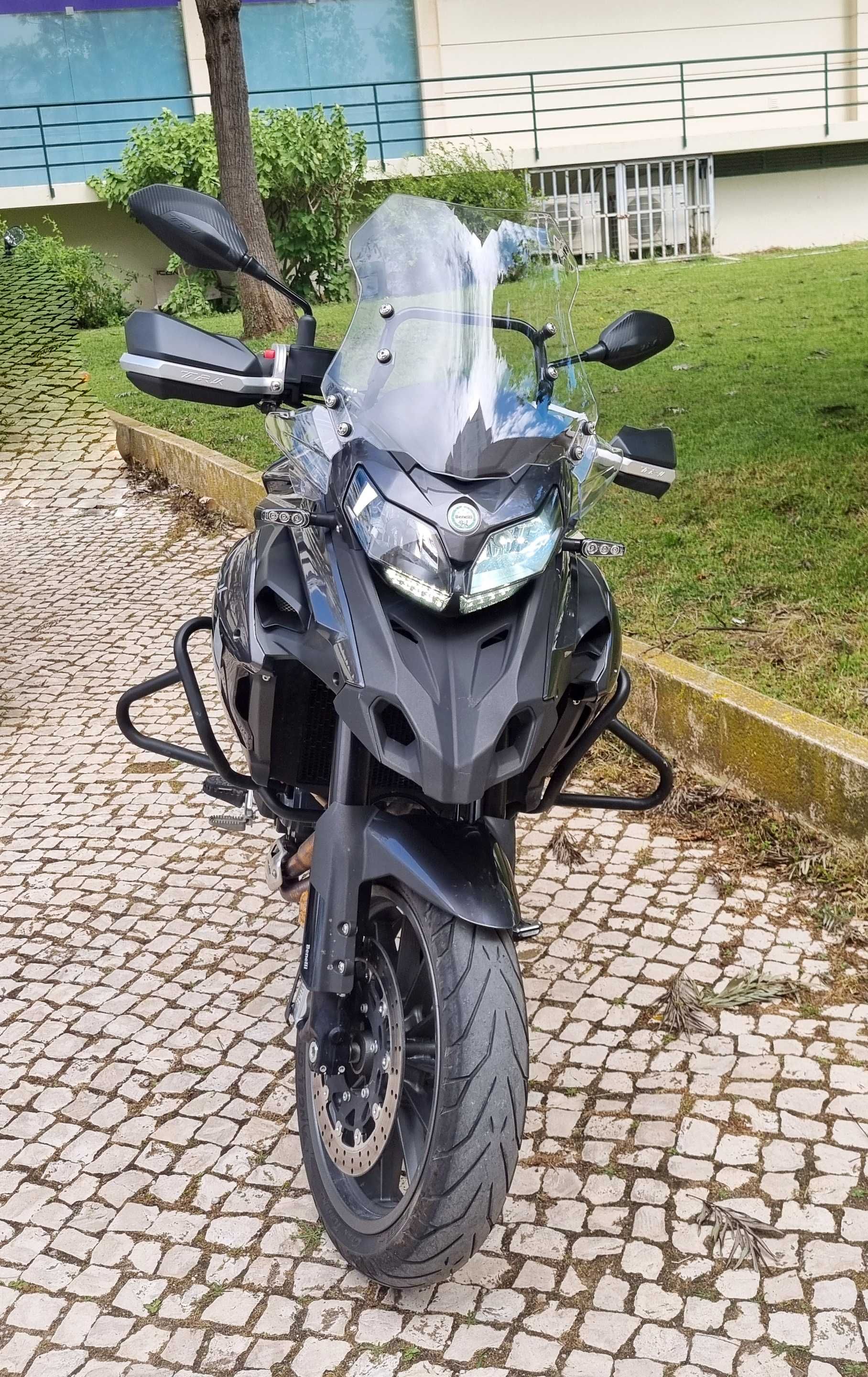 Benelli TRK 502 – ANO 2022 – Menos de 9.600 km
