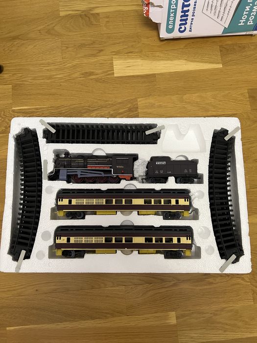 Зілізна дорога , потяг