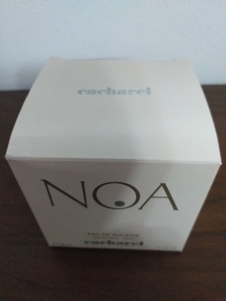 Frasco de Perfume Vazio "NOA" Com Caixa