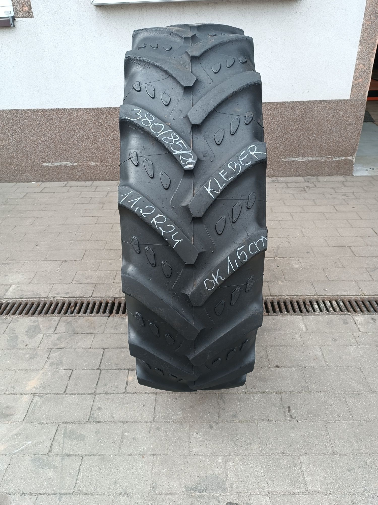 380/85R24 Kleber Tracker 11.2R24