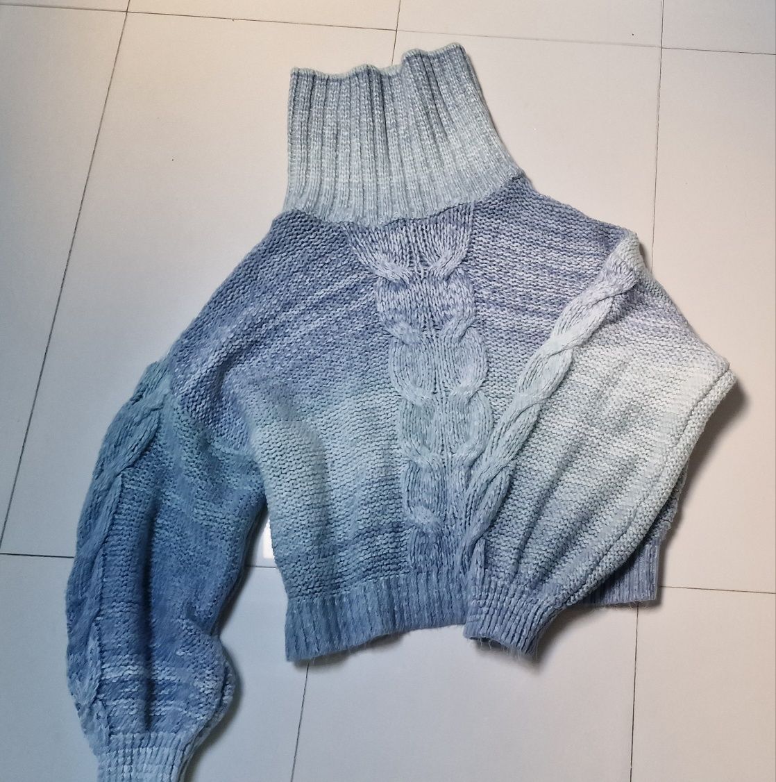 Sweter Stradivarius warkoczowy splot ombre ciepły z golfem 36 S