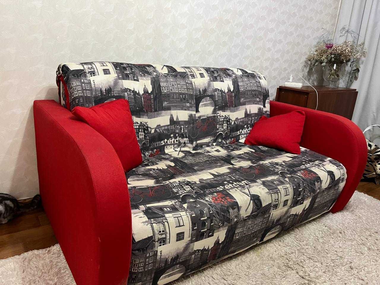 Диван в спальню, як для дорослого так і в дитячу..