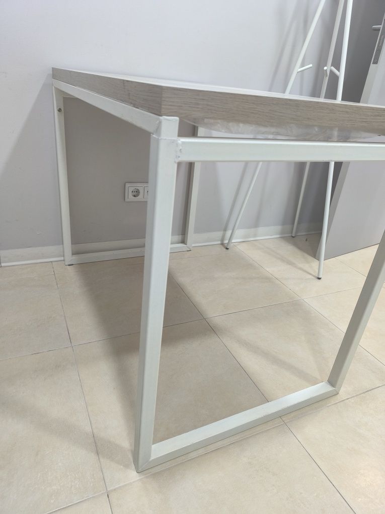 Mesa de manicure / secretária