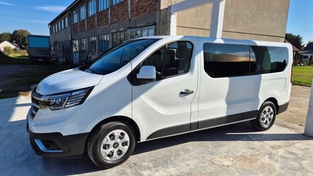 Nowy Renault Trafic, wynajem, bus 9 osobowy