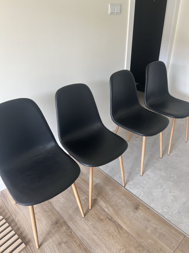 Krzesla 4 sztuki komplet nowe
