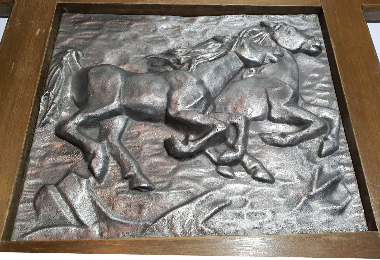 Obraz - relief płaskorzeźba galopujące konie - waga 6kg Antyk