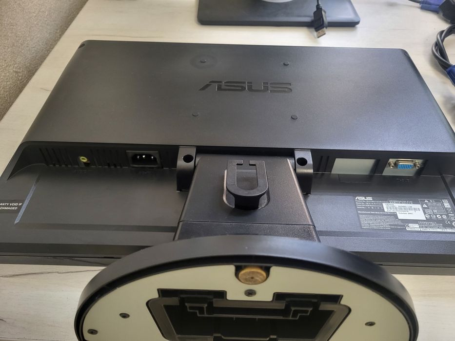 Монитор 20" Asus VW202s с колонками 2х2 Вт