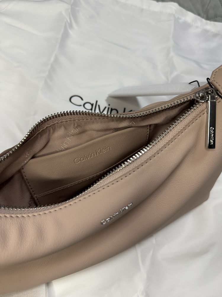 Сумка calvin klein soft faux leather shoulder bag оригінал