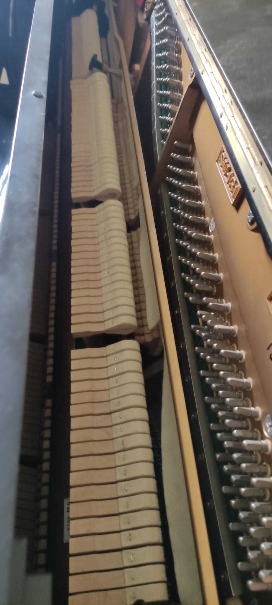 Piano Samick SU-131