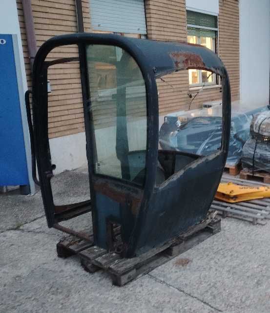 Kabina do JACB 8045 z  2006 roku