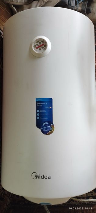 Продам бойлер 50 литров сухой тен торг уместен