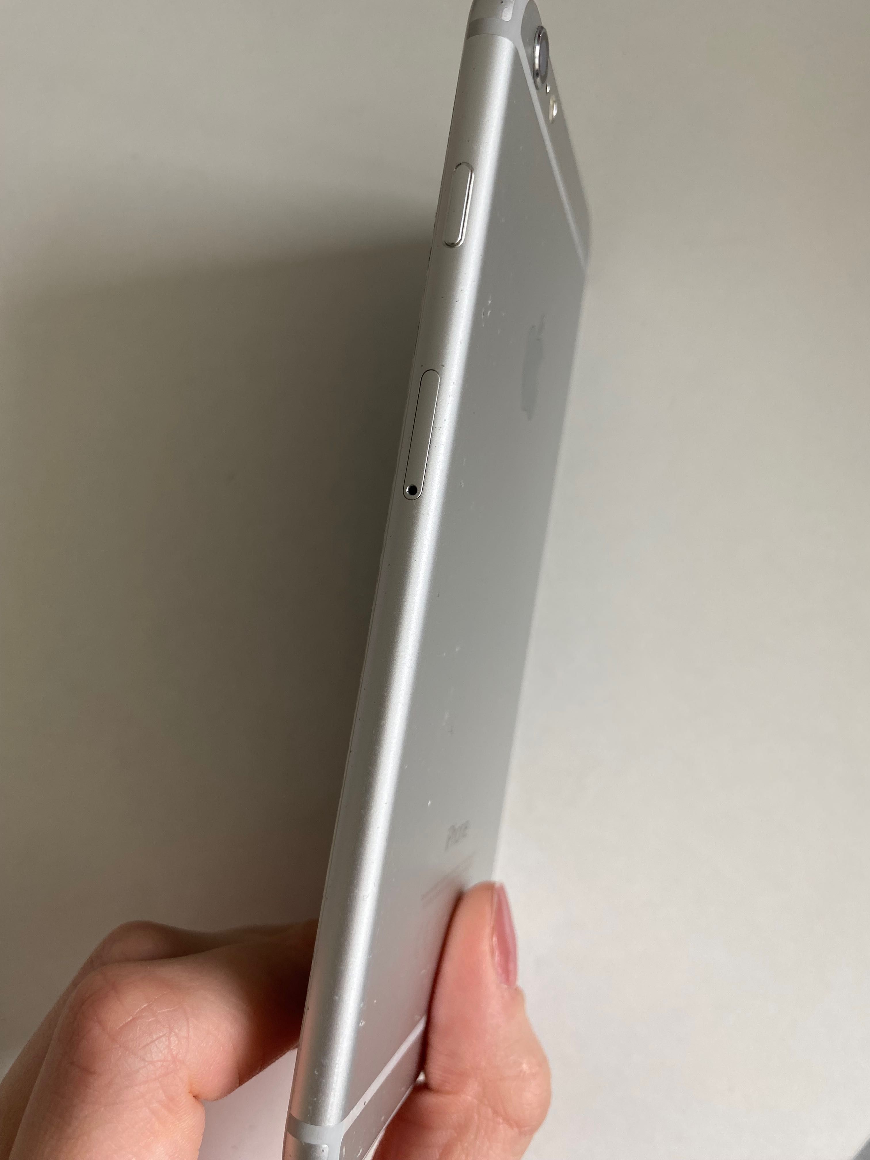 iPhone 6 Plus, kondycja 83% + etui