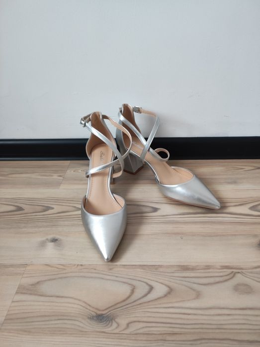 Nowe buty na obcasie / szpilki / czółenka