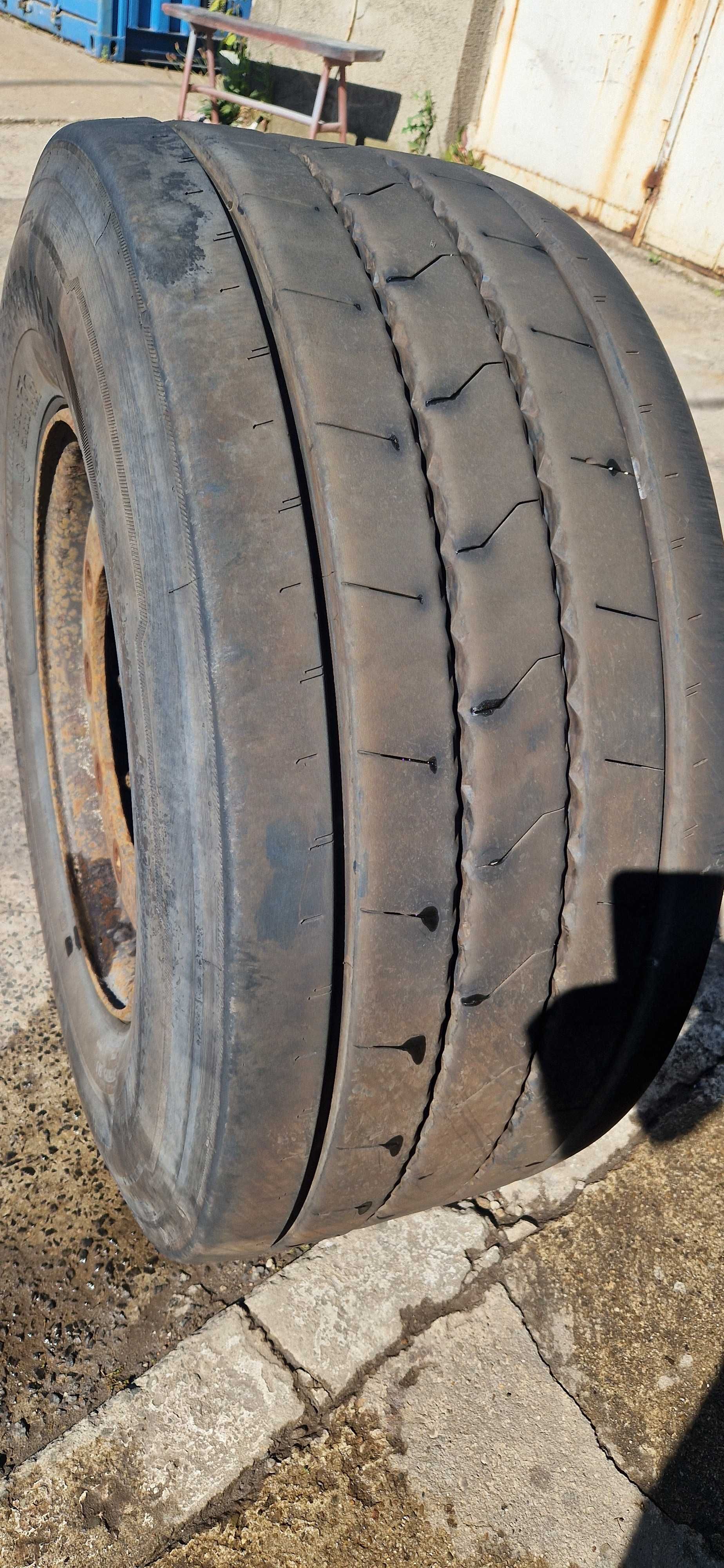 Opony Continental 385/55 R19,5 całoroczne, SUPER STAN