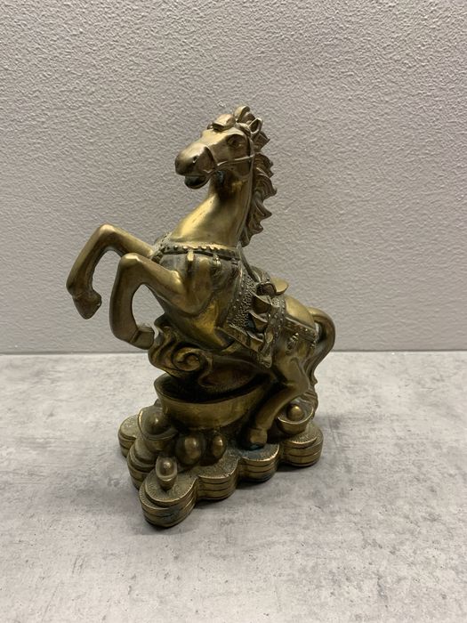 Stara antyczna figurka konia z brązu