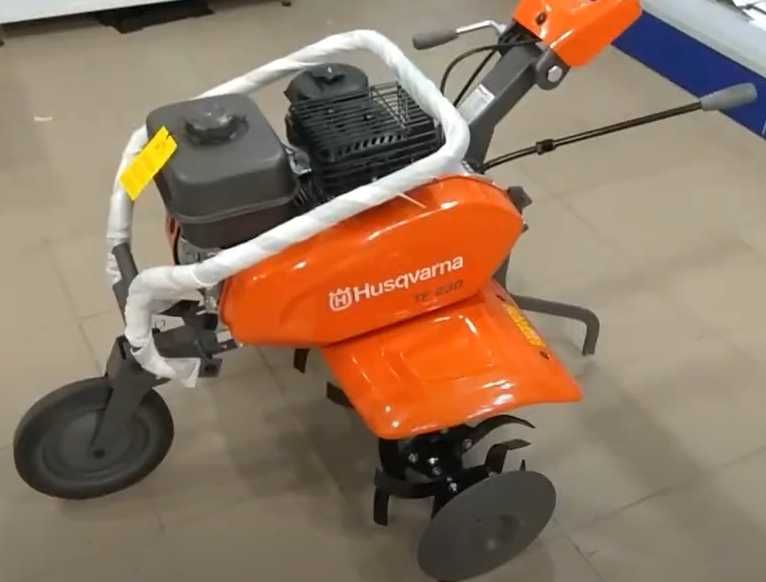 Культиватор мотоблок мотокультиватор Husqvarna TF 230 3,45 кВт/4.5 к.с