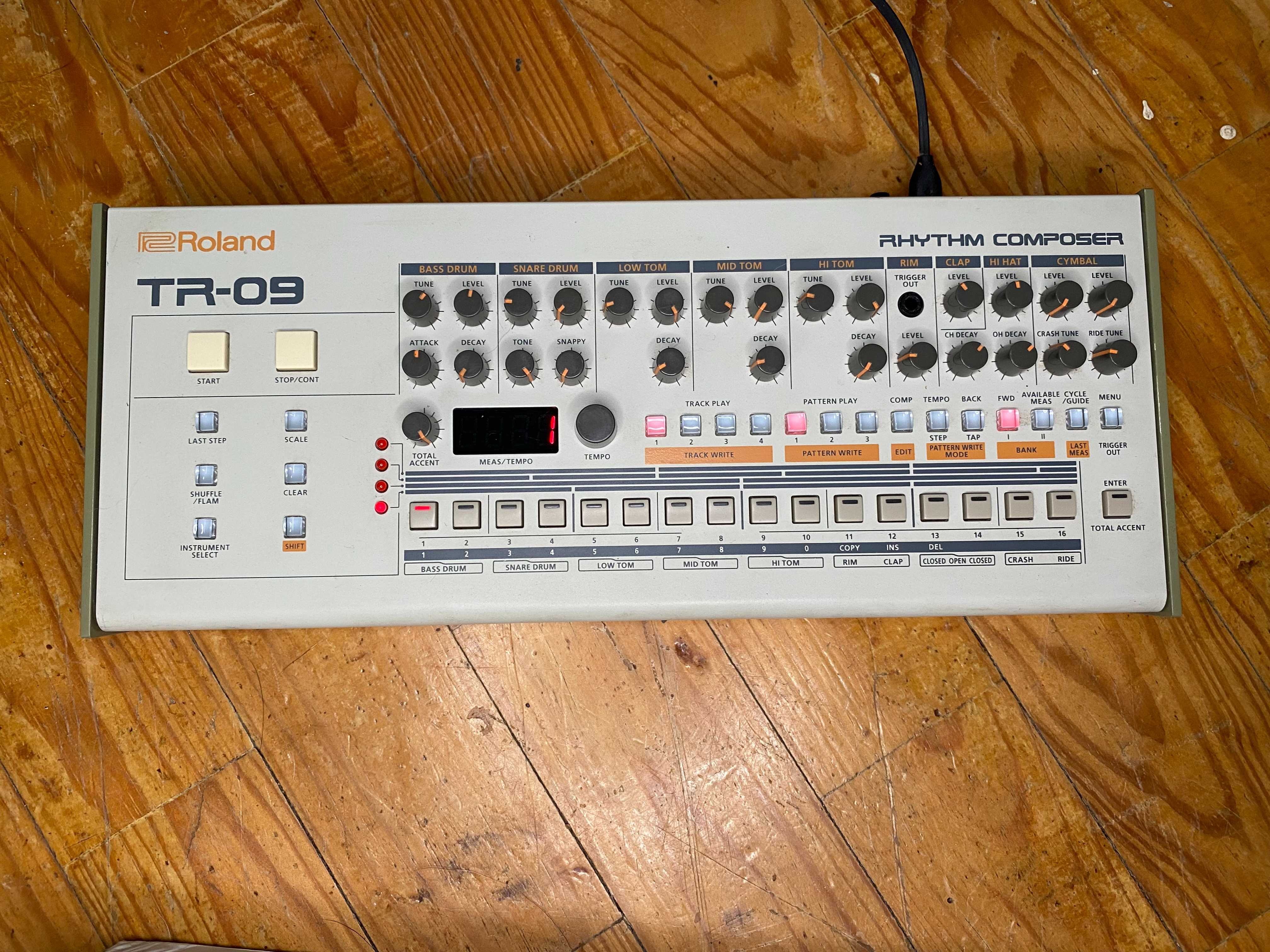 Roland TR-09 Rhythm Composer