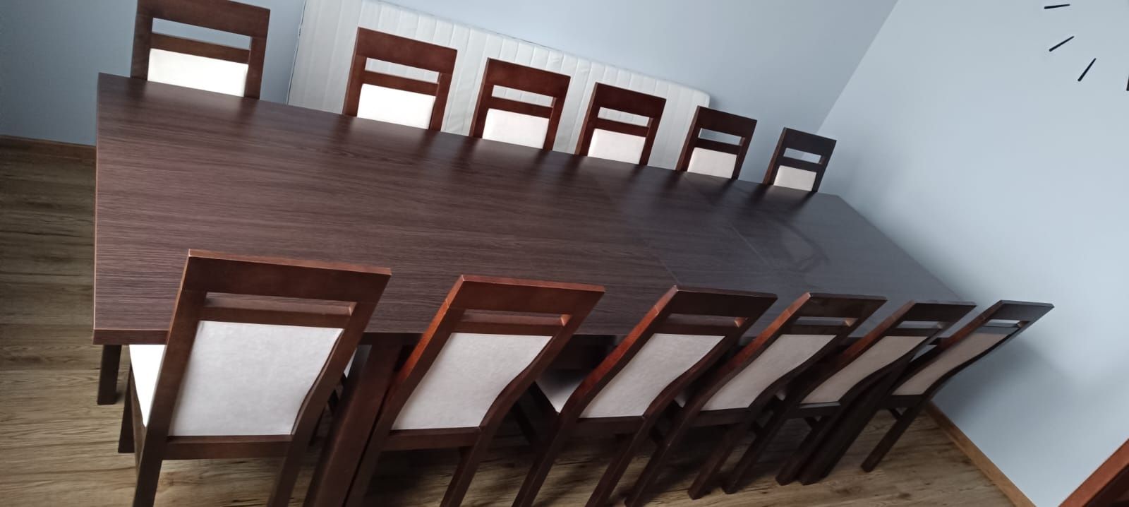 Stół dębowy fornir z krzesłami