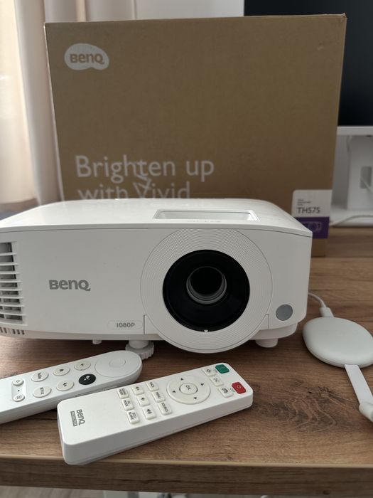Projektor BENQ TH575 DLP FullHD + Google Chromecast 4