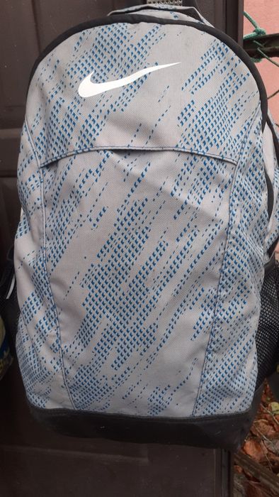 Городской рюкзак Nike серого и синего цвета с узором 46*30*18см.