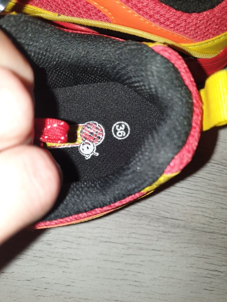 Buty sportowe biedronka fan biedronki r 36