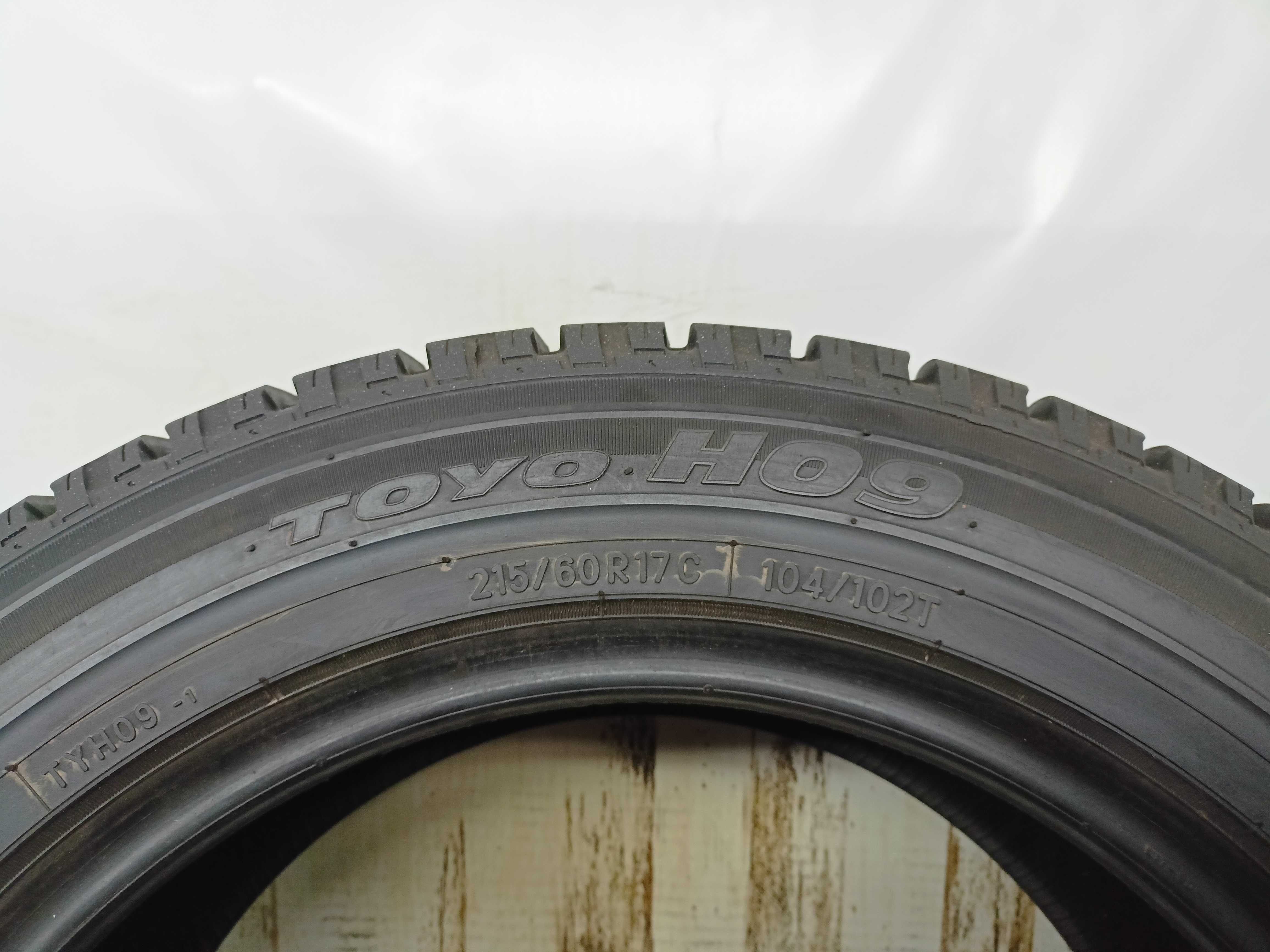 Toyo H09 215/60/17C 20218r. 104/102T 2x10,1mm 2x9,2mm (468)