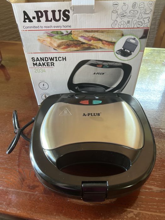 Сендвічниця A-Plus 2034