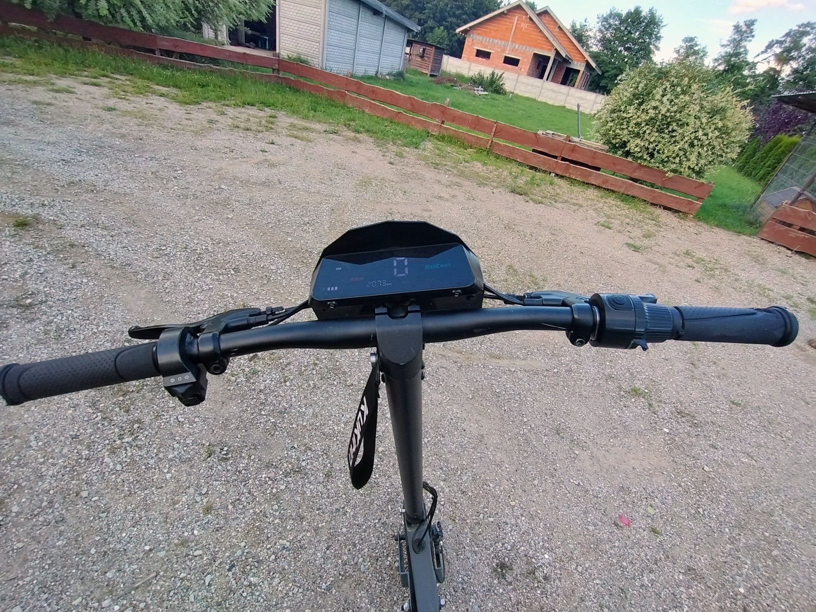 Kukirin g2.       .