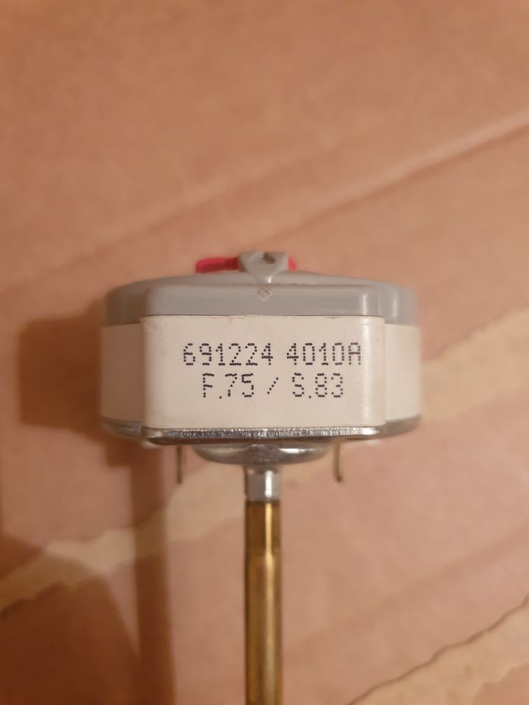 Термостат бойлера Ariston - Termowhatt 16A 250V, стержень L=270mm, F.7