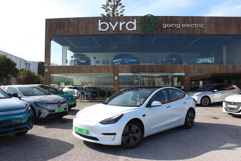 Tesla Model 3 Standard Range Plus RWD