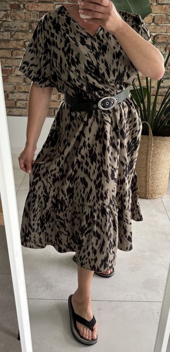 Dluga zwiewna sukienka letnia paszki 67x2 44/46-48 wzor panterka ciapy
